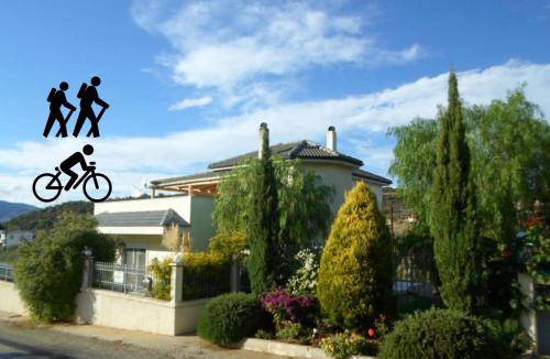 Katakali House | 205 m² House ∙ 5 bedrooms ∙ 14 guests