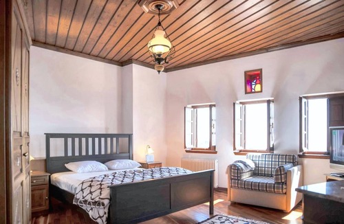 Makrynitsa House | 220 m² House ∙ 4 bedrooms ∙ 10 guests