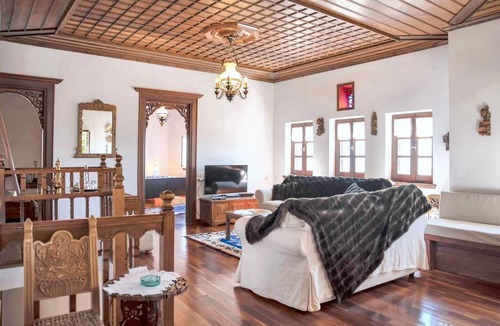 Makrynitsa House | 220 m² House ∙ 4 bedrooms ∙ 10 guests