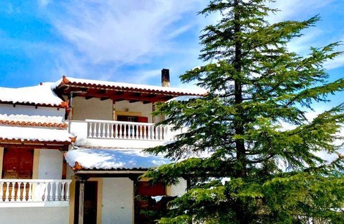 Dirfys-Messapia Villa | 220 m² Villa ∙ 4 bedrooms ∙ 8 guests