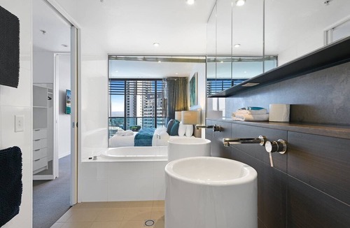 Broadbeach Apartment | 22001 Oracle in Broadbeach