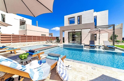 Filaki House | 240 m² House ∙ 7 bedrooms ∙ 18 guests