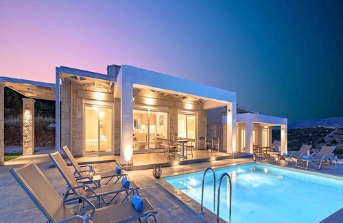 Filaki House | 240 m² House ∙ 8 bedrooms ∙ 24 guests