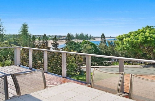 Moffat Beach House | 25 Queen of Colonies Parade