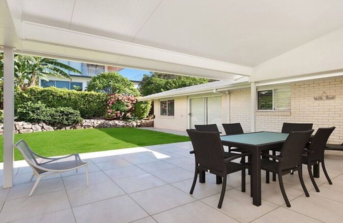Moffat Beach House | 25 Queen of Colonies Parade