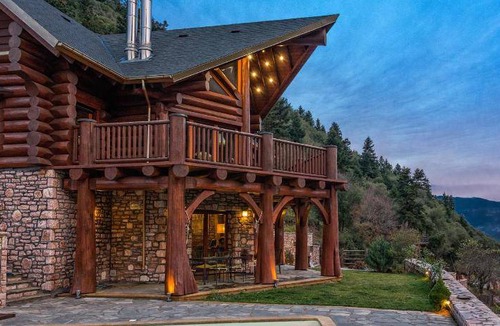 Karpenisi Ski Chalet | 250 m² Chalet ∙ 5 bedrooms ∙ 16 guests
