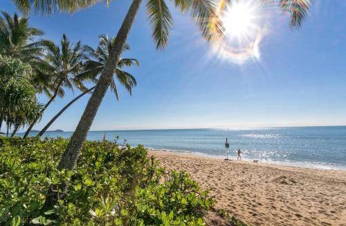 Trinity Beach House | 250 m² House ∙ 4 bedrooms ∙ 8 guests