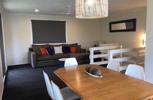 Rainbow Beach House | 26 Rumbalara Avenue Rainbow Beach Aircon Walk To Beach
