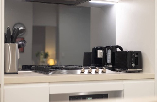 Macgregor Apartment | 2BR Apartment w/Balcony Easy Access All Hotspot