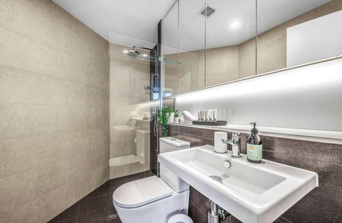 Brisbane Central Business District Apartment | 2BR Luxury Skytower ????CBD ????Pool ????Gym ????Netflix