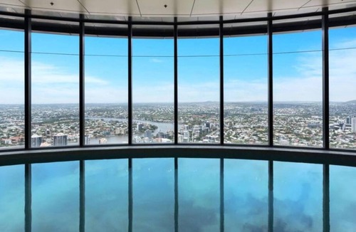 Brisbane Central Business District Apartment | 2BR Luxury Skytower ????CBD ????Pool ????Gym ????Netflix