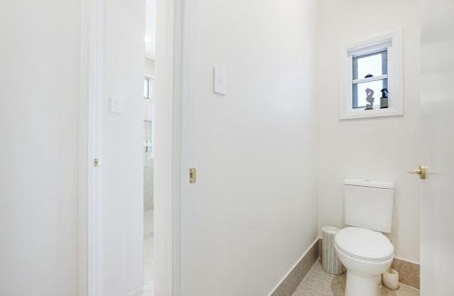 Bargara House | 2min walk to Esplanade - Perfect Bargara Escape