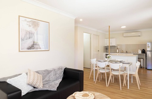 Acacia Ridge Apartment | 3 Bdr Apt! Aircon! Undercover Parking! 12AS3