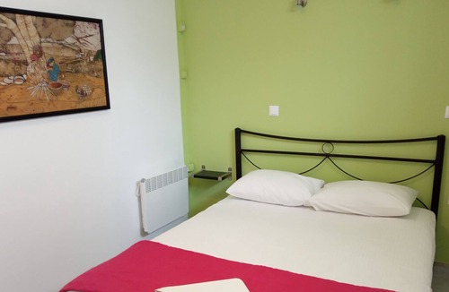 Nafplio Apartment | 3 BDS -5min walk to the beach