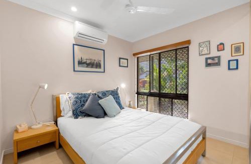 Clifton Beach House | 3-Bed Family Home with Pool & BBQ by the Beach