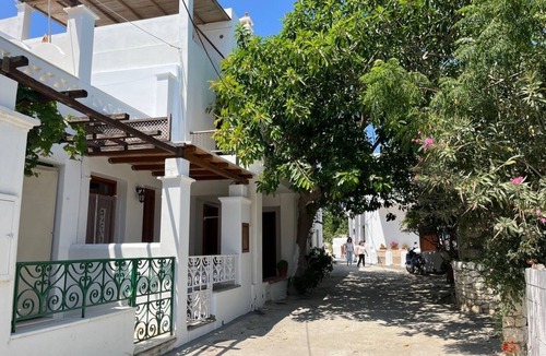 Skiros Apartment | 3 bedroom Beach Apartment.