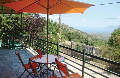 Molos House | 3 bedroom accommodation in Molos Kammena Vourla