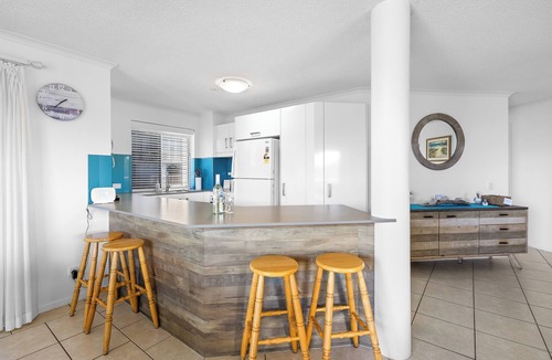 Sunshine Coast Apartment | 3 Bedroom Oceanview at The Surfside Resort