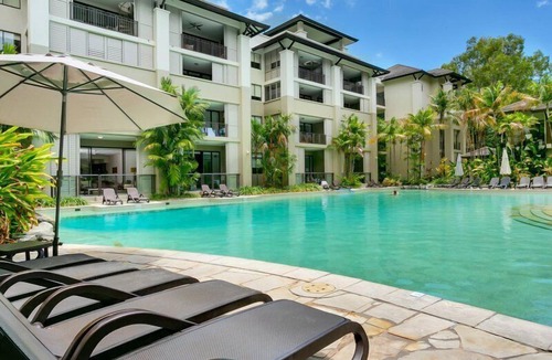 Palm Cove Apartment | 3 Bedroom Temple Apartment Palm Cove in the beachfront resort
