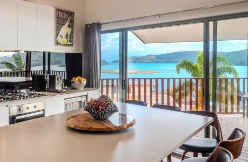 Hamilton Island Villa | 3 Bedroom Villa, Great Views, Buggy Hamilton Island