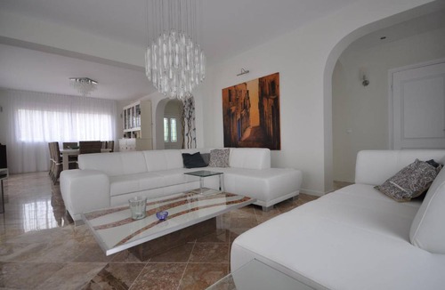 Kandia House | 300 m² House ∙ 5 bedrooms ∙ 10 guests