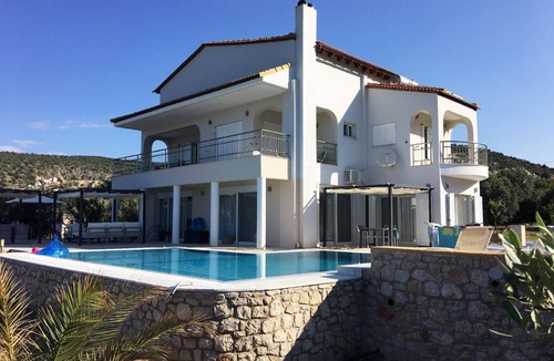 Kandia House | 300 m² House ∙ 5 bedrooms ∙ 10 guests