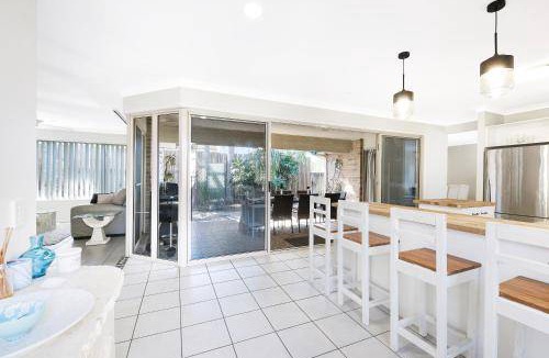 Mountain Creek House | 300 m² House ∙ 4 bedrooms ∙ 8 guests