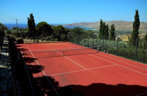 Karystos Villa | 300 m² Villa ∙ 5 bedrooms ∙ 12 guests