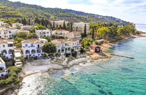 Spetses Villa | 300 m² Villa ∙ 8 bedrooms ∙ 18 guests