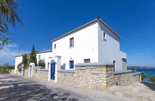 Spetses Villa | 300 m² Villa ∙ 8 bedrooms ∙ 18 guests
