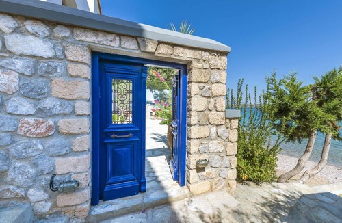 Spetses Villa | 300 m² Villa ∙ 8 bedrooms ∙ 18 guests