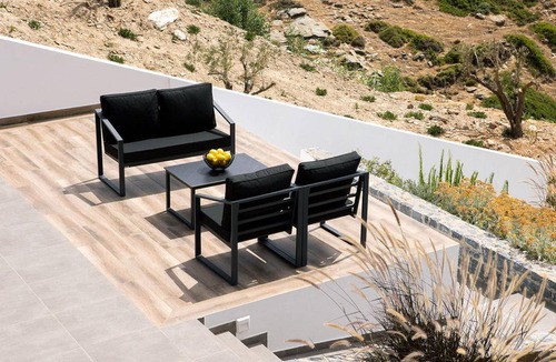 Agia Pelagia House | 320 m² Farmhouse ∙ 5 bedrooms ∙ 10 guests