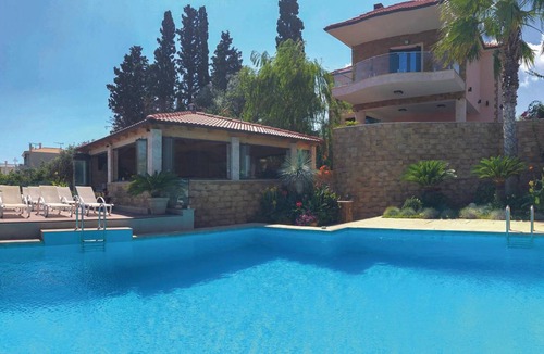 Egira House | 340 m² House ∙ 4 bedrooms ∙ 8 guests