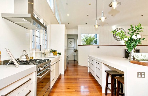 Currumbin Valley House | 377 m² House ∙ 8 bedrooms ∙ 18 guests