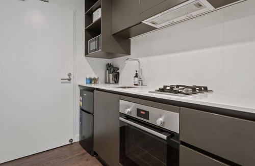 South Brisbane Apartment | 3BR Apt | Urban Stay | Ideal for Families & Groups
