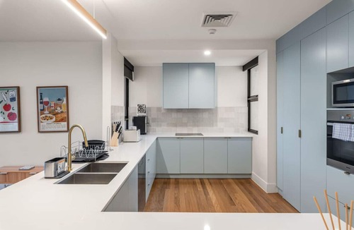New Farm Apartment | 3BR Skyline Terrace | Long Stay & Monthly Discount