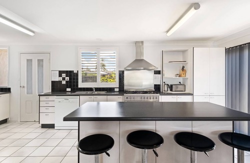 Mooloolaba House | 4 bedroom home on canal