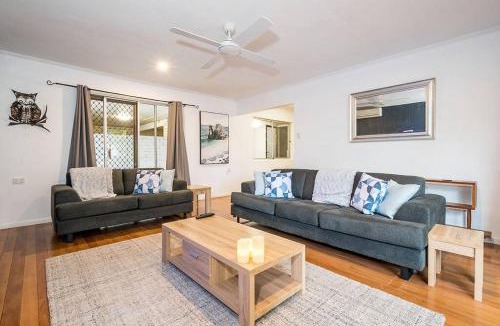 Burleigh Heads House | 4 Bedroom Pet Friendly Home, 200m to Tallebudgera Creek - Hosted by Burleigh Letting