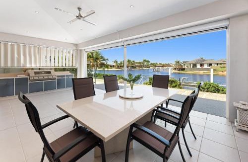 Mooloolaba House | 4 bedroom waterfront dream holiday home and small pet friendly