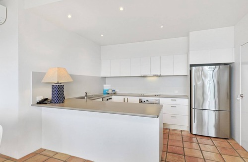 Sunshine Beach Apartment | 4 Hilltop Villas - Enjoy Ocean Views From The Heart Of The Village