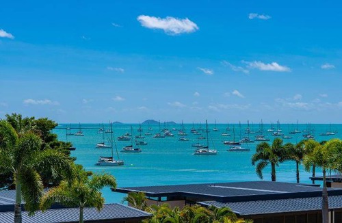 Airlie Beach Apartment | 433 m² Serviced apartment ∙ 4 bedrooms ∙ 127 guests