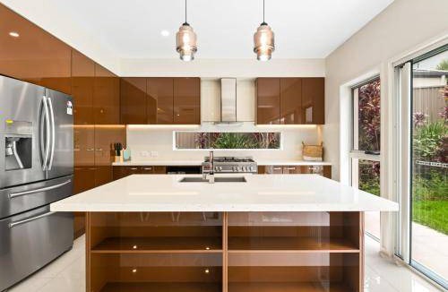 Carindale House | 500 m² House ∙ 5 bedrooms ∙ 10 guests