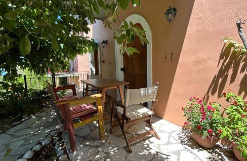 Athani House | 60 m² House ∙ 1 bedroom ∙ 4 guests