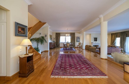Kropia Villa | 600 m² Villa ∙ 4 bedrooms ∙ 8 guests