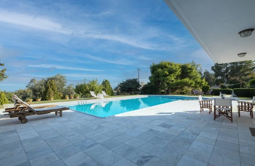 Kropia Villa | 600 m² Villa ∙ 4 bedrooms ∙ 8 guests
