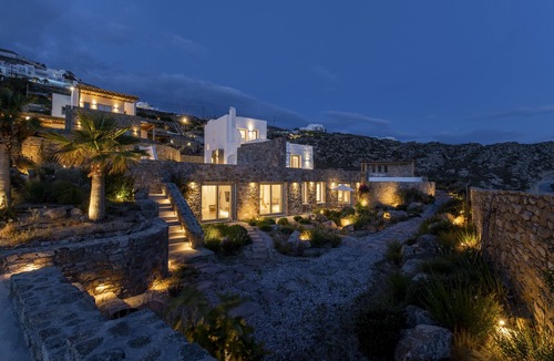 Faros Armenistis Villa | 7 Bedroom Villa with luxury amenities and private pool , close to Mykonos Town