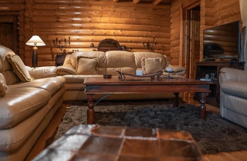 Eptalofos Ski Chalet | 7Hills Finnish Luxury Chalet by Ski Alure