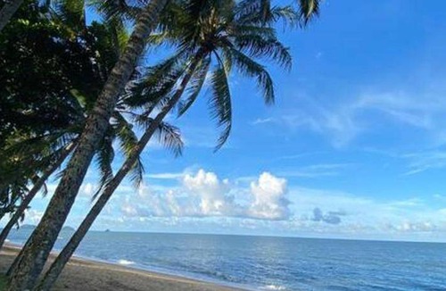 Trinity Beach House | 80 m² House ∙ 2 bedrooms ∙ 4 guests