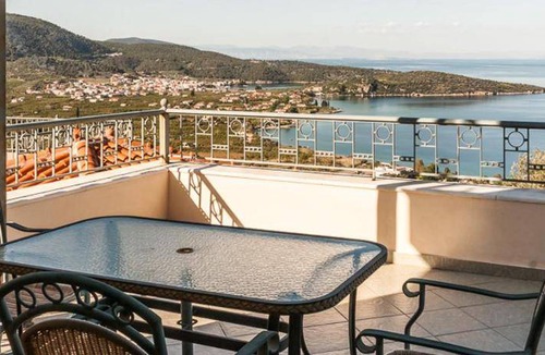 Melissopetra Apartment | 80 m² Serviced apartment ∙ 2 bedrooms ∙ 13 guests