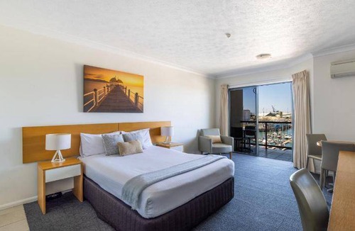 South Townsville Apartment | 86 m² Serviced apartment ∙ 5 guests
